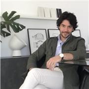Profesor titulado en arquitectura con amplía experiencia en la arquitectura y la arquitectura de interiores.